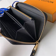 LOUIS VUITTON Zippy Wallet Black M60017 19cm - 2