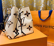 LOUIS VUITTON NEONOE Handbag Bucket Bag M44717 26cm  - 4