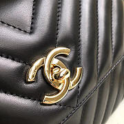 Chanel New Bright Handbag Black Gold Hardware 25cm - 6