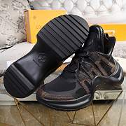 Louis Vuitton men's and women's models Black - 3