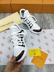 Louis Vuitton men's and women's models White - 3