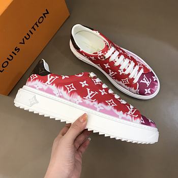 Louis Vuitton men's and women's models Red