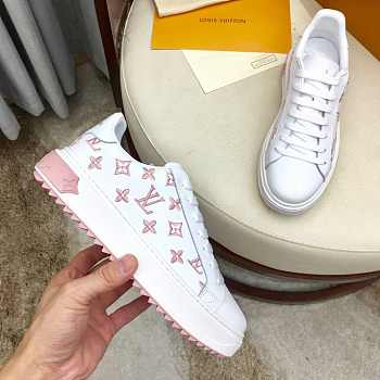 Louis Vuitton men's and women's models Pink