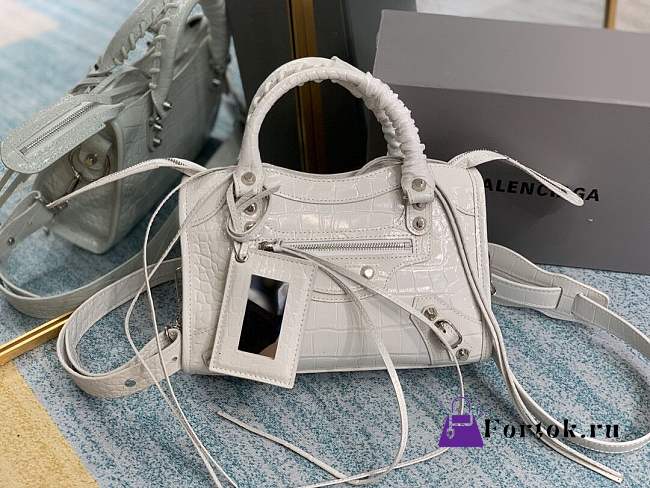 Balenciaga Crocodile skin Bags Beige 24cm - 1