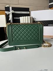 Chanel Quilted Caviar Medium Boy Bag Green 67086 25cm - 4