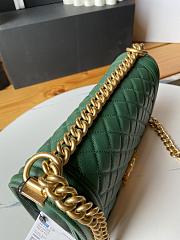 Chanel Quilted Caviar Medium Boy Bag Green 67086 25cm - 6