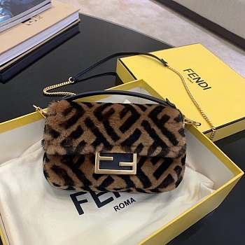 Fendi Shoulder Bag 02 19cm