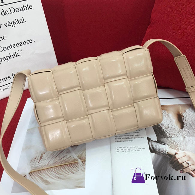 Bottega Veneta Padded Cassette Leather Shoulder Bag Almond 591970 26cm - 1