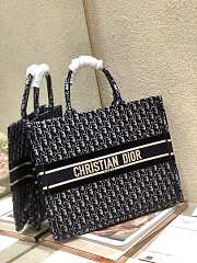 DIOR Small BOOK TOTE Embroidered Oblique Blue Velvet M1286  - 2