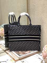 DIOR Small BOOK TOTE Embroidered Oblique Blue Velvet M1286  - 5