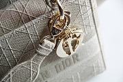 DIOR Medium LADY D'LITE BAG Beige Cannage Embroidery M0565OREY  - 4