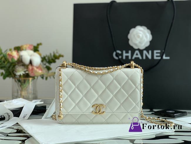CHANEL Little Golden Ball WOC White 19cm - 1