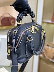 CHLOE Small DARIA BAG in grained & shiny calfskin Black CHC20US - 5