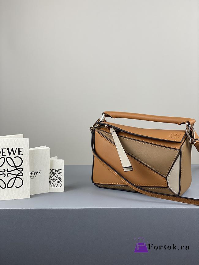 LOEWE Mini Puzzle bag in classic calfskin Warm Desert 32230U  - 1