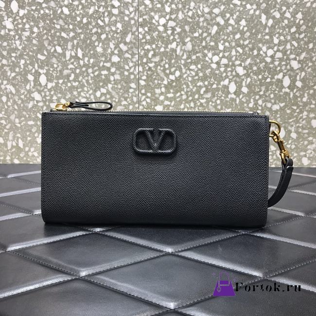 VALENTINO Garavani Clutch V-shaped buckle Black 060# 24.5cm - 1