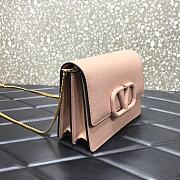 VALENTINO Garavani VRING chain wallet Nude 069# 17.5cm - 3