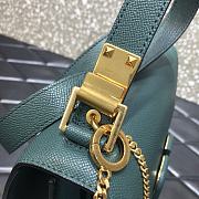 VALENTINO Palm-print cowhide V-shaped Mallard Green 0808# 22cm - 2