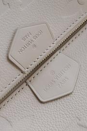 LOUIS VUITTON Multi Pochette Accessories Creme M80447 24cm - 6