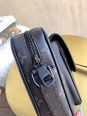 Louis Vuitton Christopher Wearable Wallet Monogram Black M69404 15x17x8cm - 6