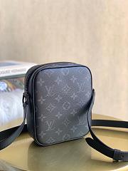 Louis Vuitton Christopher Wearable Wallet Monogram Black M69404 15x17x8cm - 2