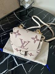 LOUIS VUITTON Creme Backpack M80738 19cm - 4