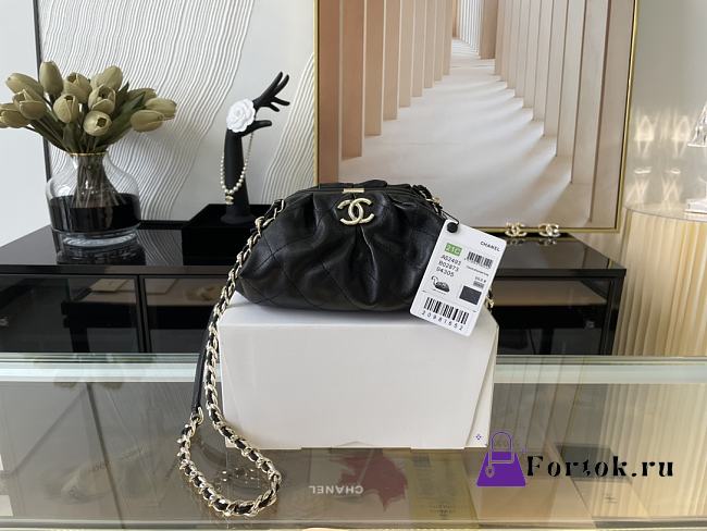 Chanel Cloud Bag Black Gold Hardware 22cm - 1