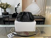 Chanel Cloud Bag Black Gold Hardware 22cm - 5