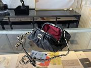 Chanel Cloud Bag Black Gold Hardware 22cm - 2