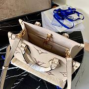 Louis Vuitton ONTHEGO Small Tote M45654 Bicolor Monogram Beige 25cm - 3