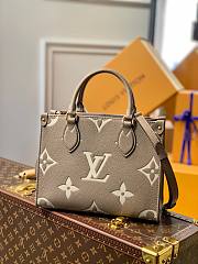 Louis Vuitton ONTHEGO Small Tote Beige M45779 25cm  - 1