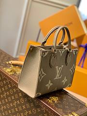 Louis Vuitton ONTHEGO Small Tote Beige M45779 25cm  - 2