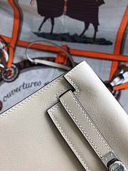 Hermès Kelly Danse Swift Turtledove Gray Silver Buckle 22cm - 2