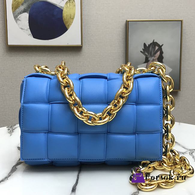 Bottega Veneta Gold Chain Cassette Cobalt 44048 26cm - 1