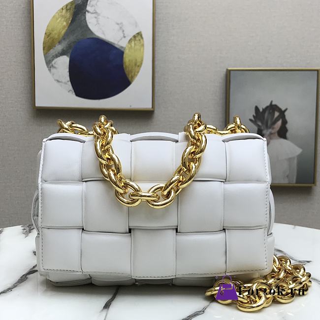 Bottega Veneta Gold Chain Cassette Chalk 44048 26cm - 1