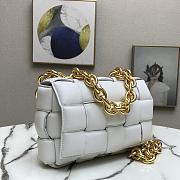 Bottega Veneta Gold Chain Cassette Chalk 44048 26cm - 5