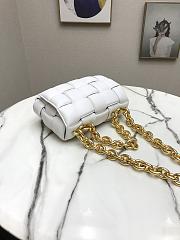 Bottega Veneta Gold Chain Cassette Chalk 44048 26cm - 2