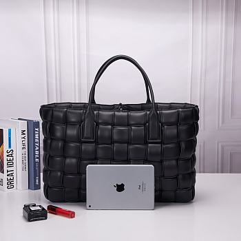 Bottega Veneta Tote Bag Maxi Intreccio Lambskin Black 50cm