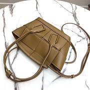 Bottega Veneta ARCO 48 Handbag Premium Calfskin Taupe 575941 - 4