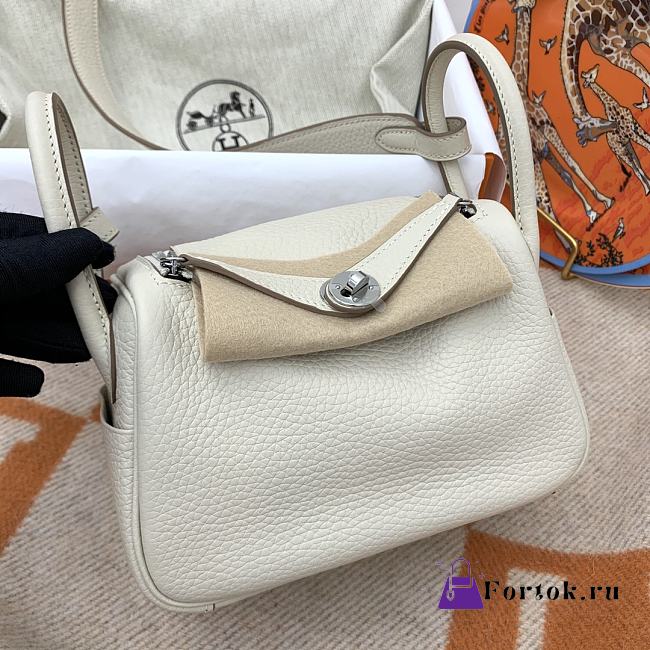 Hermès Mini Lindy Clemence Leather 10 Milkshake Silver Buckle 19cm - 1