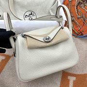 Hermès Mini Lindy Clemence Leather 10 Milkshake Silver Buckle 19cm - 1