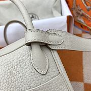 Hermès Mini Lindy Clemence Leather 10 Milkshake Silver Buckle 19cm - 4