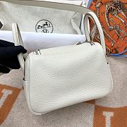 Hermès Mini Lindy Clemence Leather 10 Milkshake Silver Buckle 19cm - 2