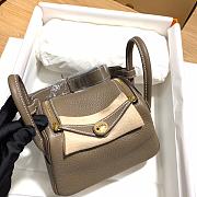 Hermès Mini Lindy Clemence Leather Ck18 Elephant Gray Gold Buckle 19cm - 4