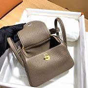 Hermès Mini Lindy Clemence Leather Ck18 Elephant Gray Gold Buckle 19cm - 3