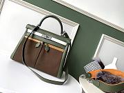 Hermès C-carved Pocket Lakis Kelly 32 Wild Swift Leather Green Canvas  - 1