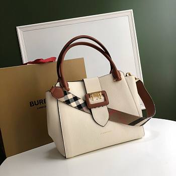 Burberry Medium B Tote Bag White 0221 30cm