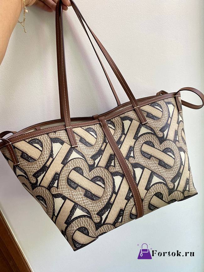 Burberry Beach Tote Bag 2563 30cm - 1