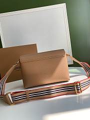 Burberry B's exquisite Crossbody Bag Brown 25cm - 6