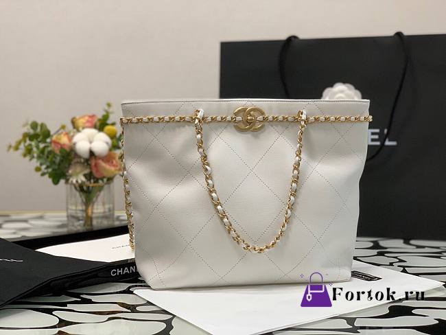 Chanel Classic Tote Bag White 99056 31cm - 1