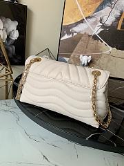 Louis Vuitton New Wave White Ivory M58549 24x14x9cm - 6
